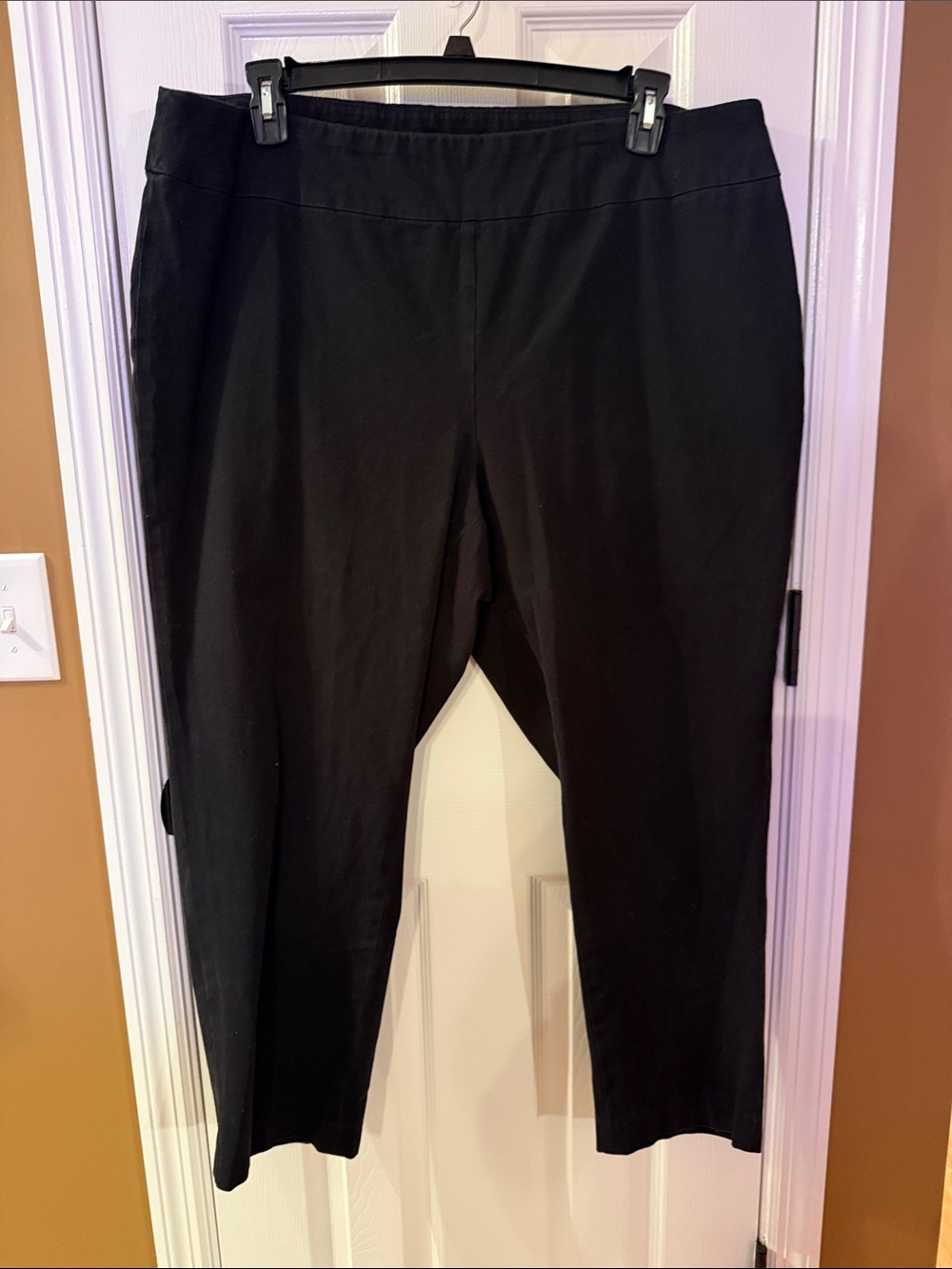 Crown & Ivy Black Women's Pull-On Stretchy Pants